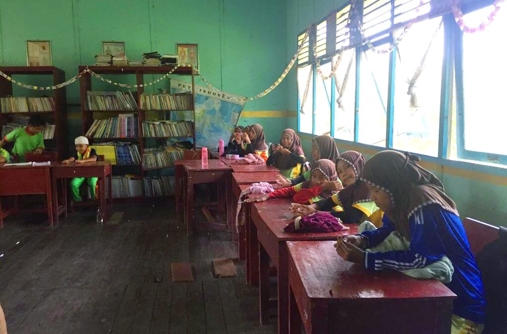 Mengajar dan Pelatihan Guru Perdana di Desa Sungai Pitung